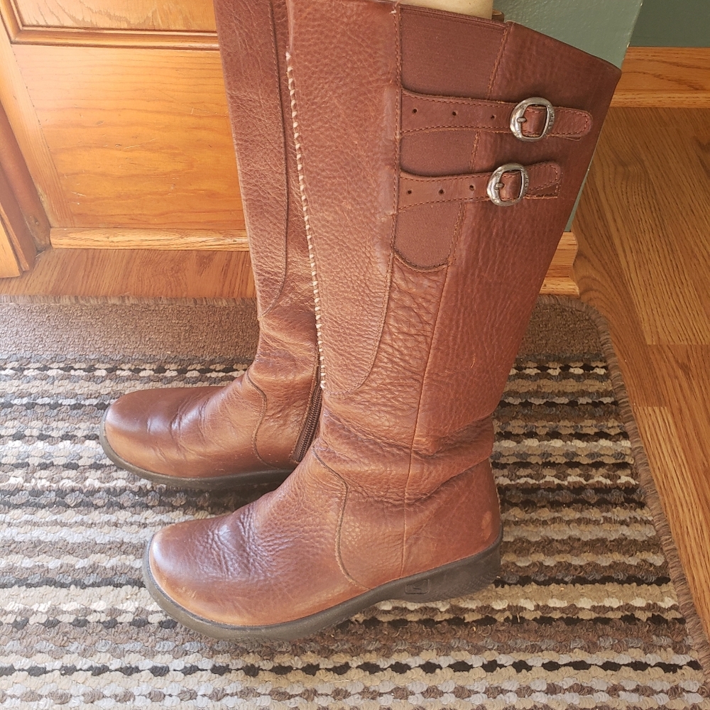Leather boots
